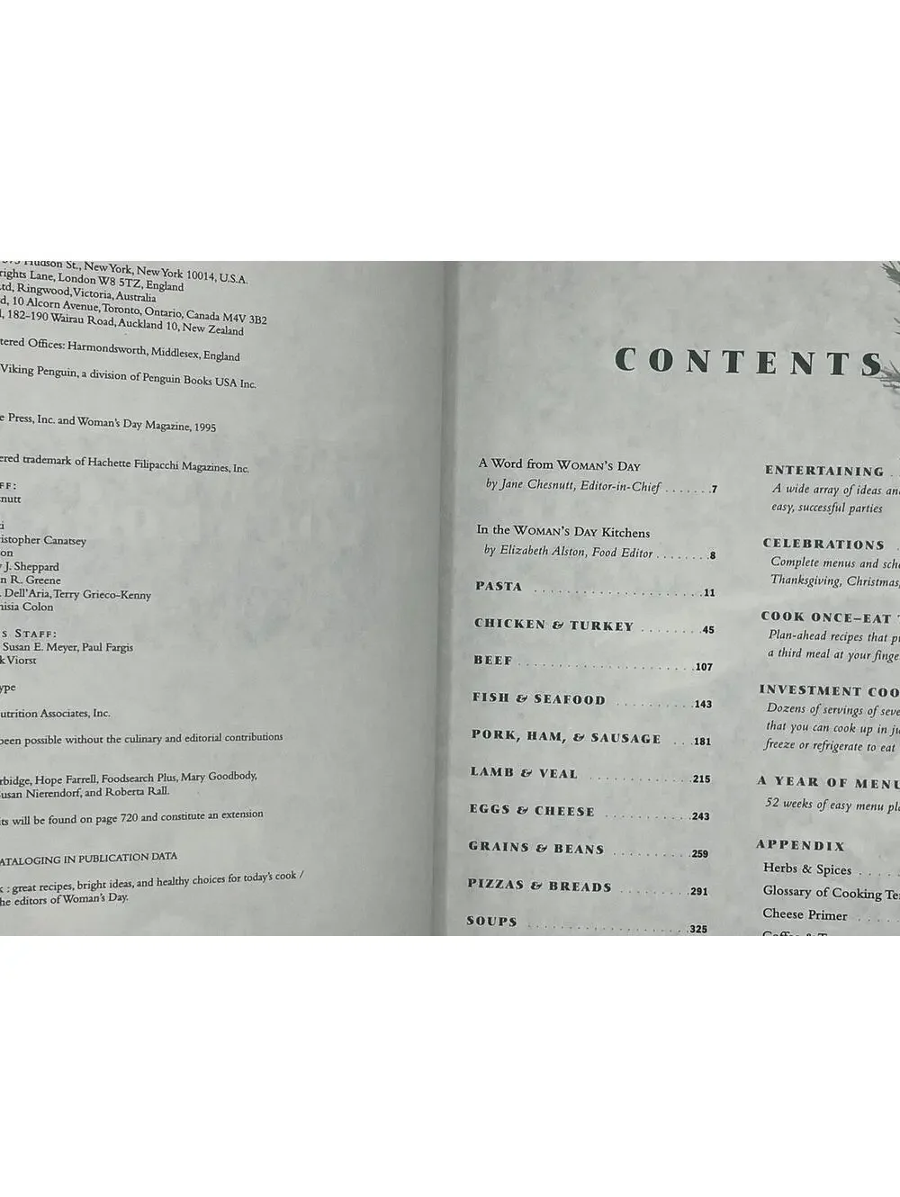 Vintage Woman's Day Cookbook: 700 Illustrated Recipes, 1995